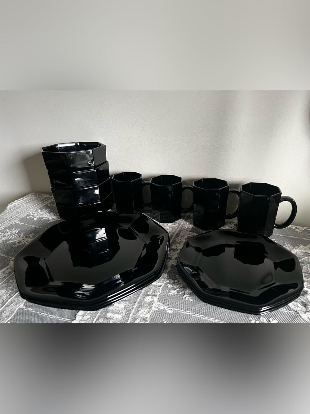 16 PC. Vintage Arcoroc Luminarc France “Octime” Dinnerware Set